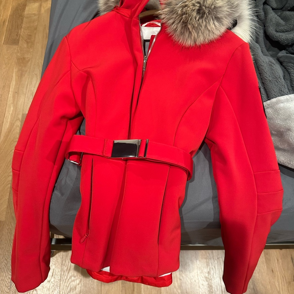 Stylish Red Women's Ski Jacket with Fur Trim